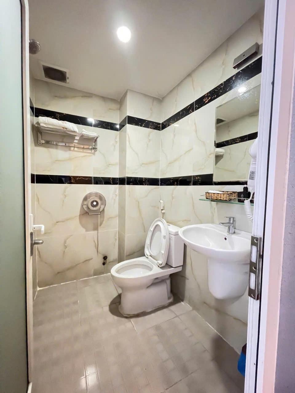 10H Hotel Ho Chi Minh City Bagian luar foto